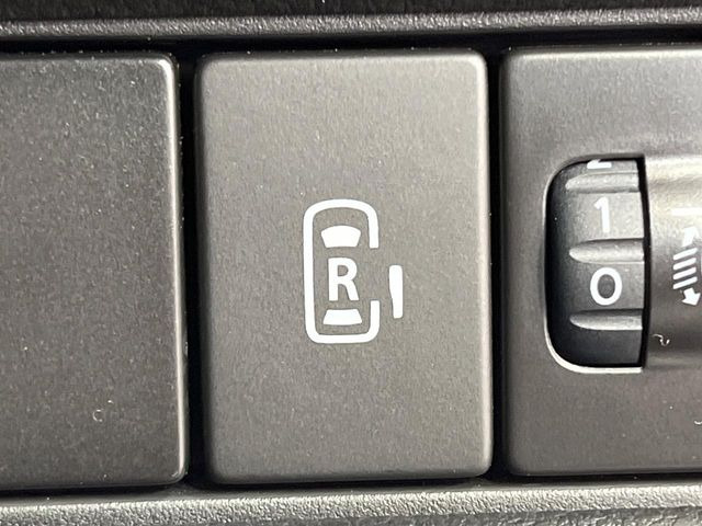 �y�p���[�X���C�h�h�A�z�X�}�[�g�L�[��^�]�Ȃ̃X�C�b�`�ŃX���C�h�h�A�̊J���\���d��������͂����ăh�A���J����K�v�������A���������q�l�ł��A�d���ו��������Ă��鎞�����N�ɊJ���߂ł��܂���