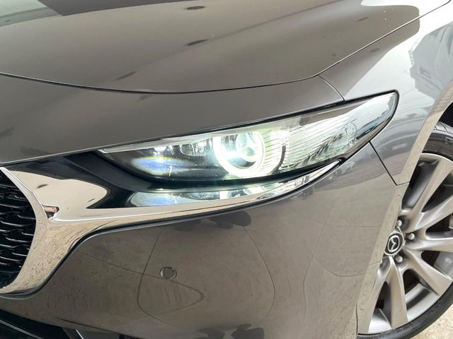 �yLED�w�b�h���C�g�z���V����ԑ��s�����ǍD�Ȏ��E���m�ۂ����S���ĉ^�]�ł��鍂�P�xLED�w�b�h���C�g�𑕔�!�_�����x�������A����d�͂��}�����Ă��܂��B