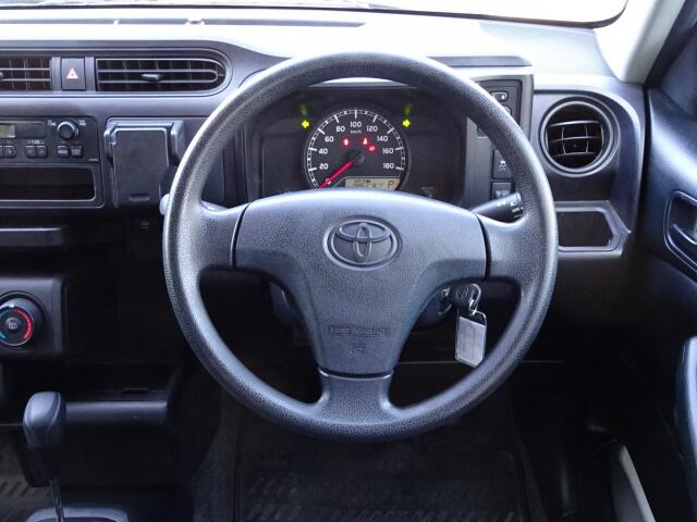 �I���b�N�X�F�蒆�ÎԂ͌��I�����㎿�Ȏ��q�݂̂����͂��v���܂��B�S�ԂɃv���̐E�l�ɂ��O�ꂵ�����O���̐��|�A�����グ�Ă���܂��B