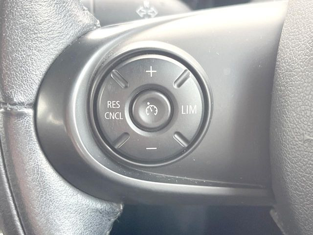 ���I�[�g�N���[�Y�R���g���[��:�������H�⎩���Ԑ�p���H���ɂāA�葬���q���\�ƂȂ�֗��ȋ@�\�ł��B�������ړ��̍ۂł����ɂ����֗��ɂ��g�����������܂���