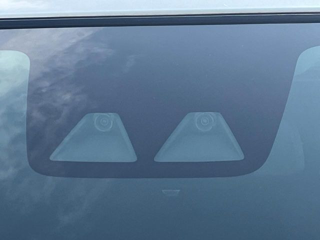 �y�g���^�Z�[�t�e�B�Z���X�z���s���ɑO���̎ԗ�����F�����A�Փ˂������Ȏ��͌x��ƃu���[�L�ŏՓˉ���Ɣ�Q�y�����A�V�X�g�B�����S�Ƀh���C�u�����y���݂��������܂��B