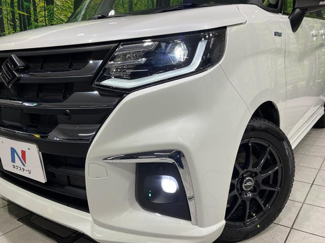 【LEDヘッドライト】悪天候や夜間走行時も良好な視界を確保し安心して運転できる高輝度LEDヘッドライトを装備!点灯速度が早く、消費電力も抑えられています。