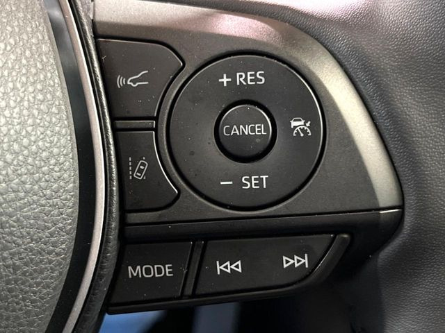 【レーダークルーズコントロール】高速道路での長距離走行が楽に!!自動で速度を保つクルーズコントロールが、衝突軽減システムと連携し、前方の車両を感知して車間を保つように速度調節してくれます!!