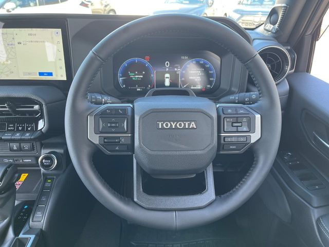 �y�����v�����X�e�A�����O�z�㎿�Ȋv���g�p���邱�ƂŁA��ɂ����������݂ƂĂ��^�]���₷���n���h���ł���