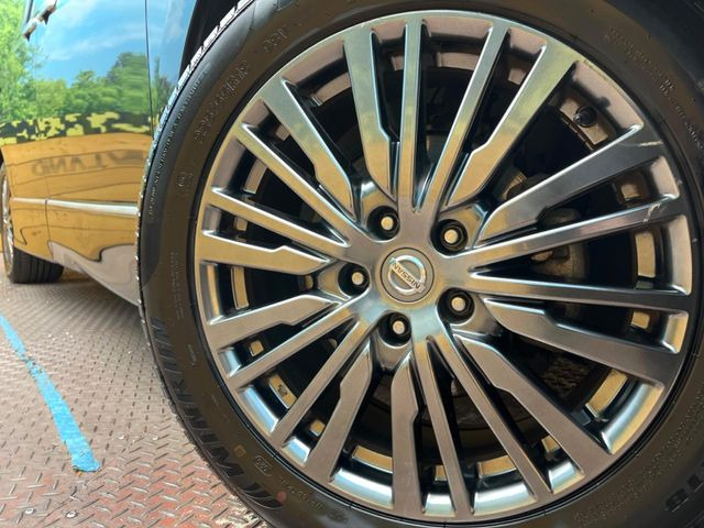 �y����18�C���`�A���~�z�C�[���z�O�ςɃ}�b�`���������A���~�z�C�[���𑕒����Ă���܂��B�e��ЊO�A���~�z�C�[����A�X�^�b�h���X�^�C�����戵�����Ă���܂��B���񂲑��k����������