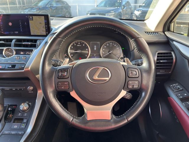 �y�����v�����X�e�A�����O�z�㎿�Ȋv���g�p���邱�ƂŁA��ɂ����������݂ƂĂ��^�]���₷���n���h���ł���