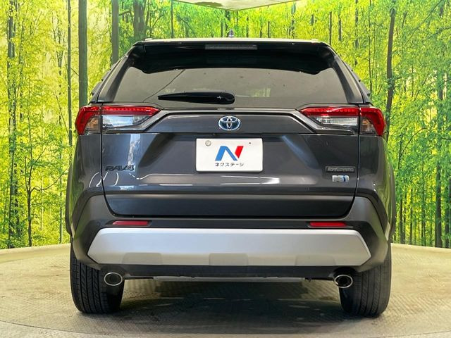 安心の最長10年・走行無制限保証(有償)をご用意。保証内容も充実はもちろん、無料点検&オイル交換や、年中無休の全国・24時間ロードサービスも付帯されておりますのでご安心下さい。