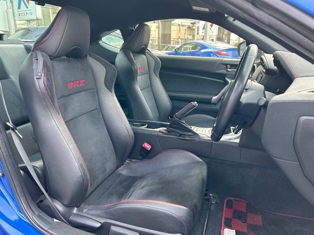 �y�n�[�t���U�[�V�[�g�z�������ƍ���S�n�𗼗������l�C�̃V�[�g���w�ʁE���ʂ̓X�G�[�h���ƂȂ��Ă���A���G��⊊��ɂ����ɗD��Ă��܂��B�C���╞���ɍ��E���ꂸ���K�ɂ���肢�������܂��B