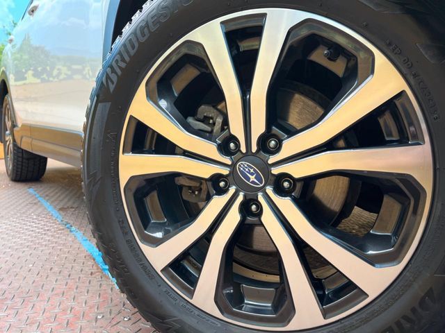 �y����18�C���`�A���~�z�C�[���z�O�ςɃ}�b�`���������A���~�z�C�[���𑕒����Ă���܂��B�e��ЊO�A���~�z�C�[����A�X�^�b�h���X�^�C�����戵�����Ă���܂��B���񂲑��k����������