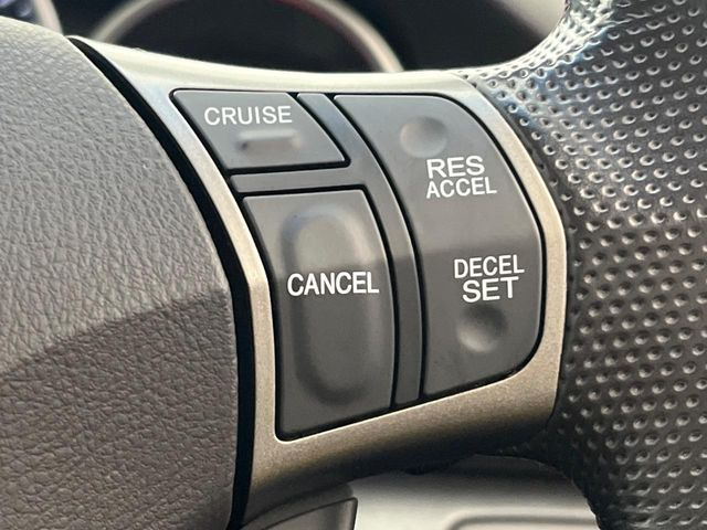 �y�N���[�Y�R���g���[���z�������H�����N���N���s�B�A�N�Z���𗣂��Ă���葬�x�ő��s���ł��A�������^�]���̕��S���y��!�����E�������ȒP�ȃX�C�b�`����Œ����ł��܂��B