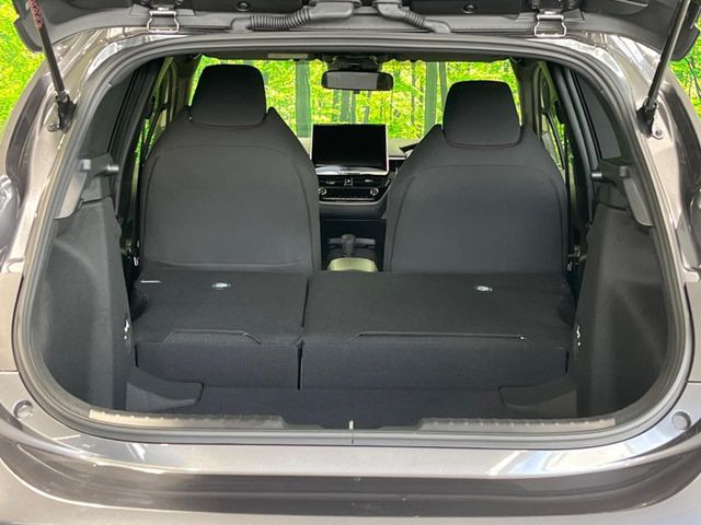 ���i�̂���������ʋ΁A���}���ɏ\���ȉ׎��X�y�[�X���m�ۂ��Ă���܂��B�Z�J���h�V�[�g��|���ƁA�傫�ȉו��̐ύڂ��\�ł���