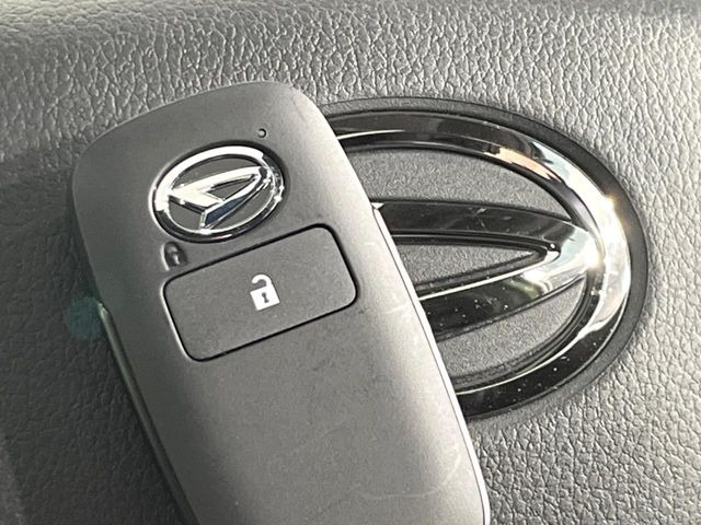 �y�L�[�t���[�V�X�e���z�J�o����|�P�b�g�ɓ��ꂽ�܂܂ł��h�A�̎{���E�������\�ȃX�}�[�g�L�[�𑕔��B�G���W���̃I���E�I�t�����J�M�����o���K�v����������Ƃ��Ă��֗��ł���