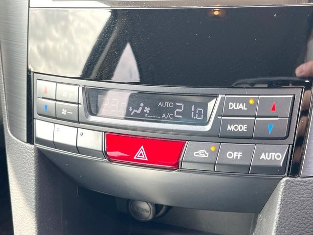 �y���E�Ɨ��^�t���I�[�g�G�A�R���z�^�]�ȂƏ���Ȃł��ꂼ�ꂨ�D�݂̉��x�ɐݒ�\�B����҂ɂ��z�������A���K�ȋ󒲂����͂��v���܂��B