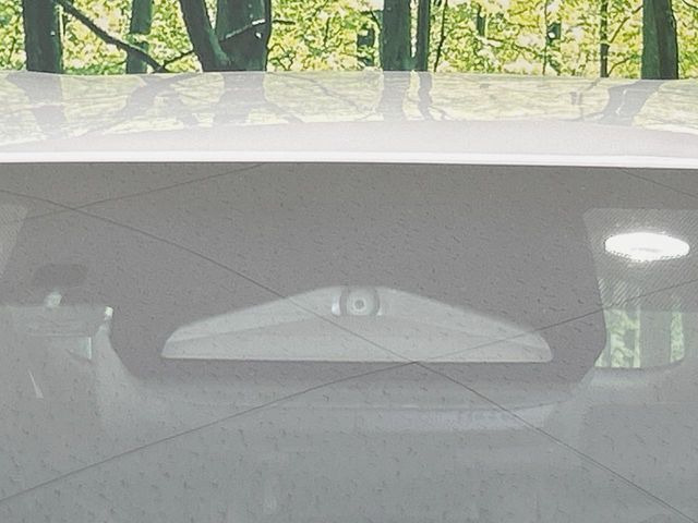 �y�g���^�Z�[�t�e�B�Z���X�z���s���ɑO���̎ԗ�����F�����A�Փ˂������Ȏ��͌x��ƃu���[�L�ŏՓˉ���Ɣ�Q�y�����A�V�X�g�B�����S�Ƀh���C�u�����y���݂��������܂��B