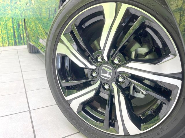 �y����17�C���`�A���~�z�C�[���z�O�ςɃ}�b�`���������A���~�z�C�[���𑕒����Ă���܂��B�e��ЊO�A���~�z�C�[����A�X�^�b�h���X�^�C�����戵�����Ă���܂��B���񂲑��k����������