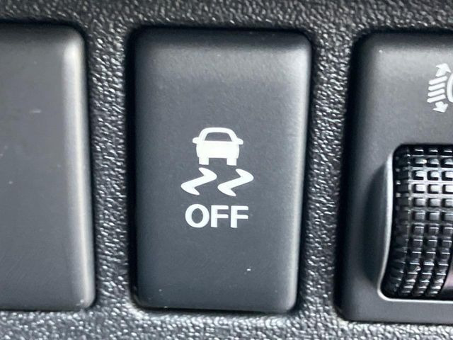 �y������h�~���u�z�ԗ��̉���������m����ƁA�����I�Ɏԗ��̐i�s������ۂ悤�Ɏԗ��𐧌䂵�܂��B�J�̓��ȂǊ���₷���H�ʏ󋵂ł����S�ȉ^�]���\�ł��B