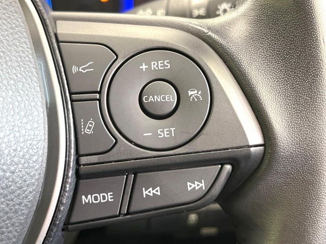 【レーダークルーズコントロール】高速道路での長距離走行が楽に!!自動で速度を保つクルーズコントロールが、衝突軽減システムと連携し、前方の車両を感知して車間を保つように速度調節してくれます!!