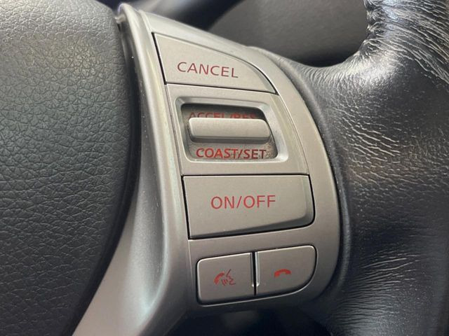 �y�N���[�Y�R���g���[���z�������H�����N���N���s�B�A�N�Z���𗣂��Ă���葬�x�ő��s���ł��A�������^�]���̕��S���y��!�����E�������ȒP�ȃX�C�b�`����Œ����ł��܂��B