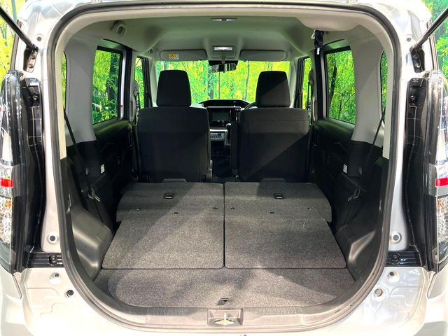 ���i�̂���������ʋ΁A���}���ɏ\���ȉ׎��X�y�[�X���m�ۂ��Ă���܂��B�Z�J���h�V�[�g��|���ƁA�傫�ȉו��̐ύڂ��\�ł���