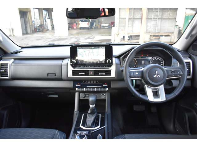 トライトン2.4 GLS ディーゼル 4WD