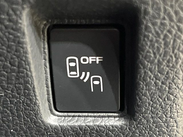 �y�����r�[�N���f�B�e�B�N�V�����z���s���A�h�A�~���[�̎��p�ɂȂ�₷���ӏ��Ɍ㑱�Ԃ��ڋ߂���ƃT�C�h�~���[�t�߂Ɍx����\���A�h���C�o�[�ɒ��ӊ��N�ƁA����̍ۂ̓n���h��������A�V�X�g�����܂��B