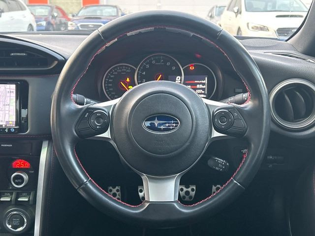 �y�����v�����X�e�A�����O�z�㎿�Ȋv���g�p���邱�ƂŁA��ɂ����������݂ƂĂ��^�]���₷���n���h���ł���