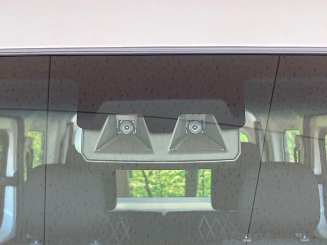 �y�X�}�[�g�A�V�X�g�z���s���ɑO���̎ԗ�����F�����A�Փ˂������Ȏ��͌x��ƃu���[�L�ŏՓˉ���Ɣ�Q�y�����A�V�X�g�B�����S�Ƀh���C�u�����y���݂��������܂��B