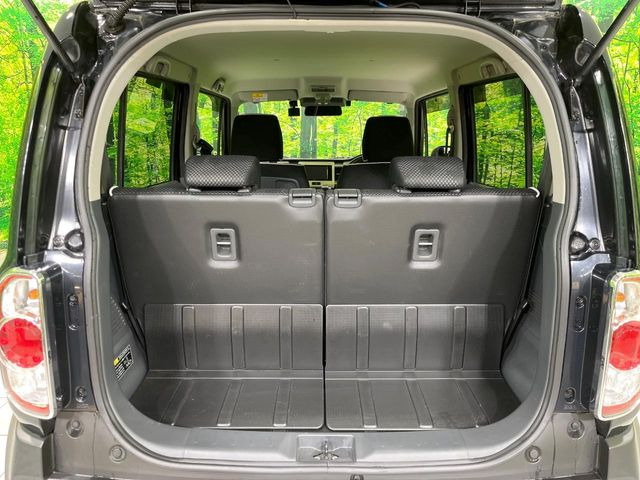 ���i�̂���������ʋ΁A���}���ɏ\���ȉ׎��X�y�[�X���m�ۂ��Ă���܂��B�Z�J���h�V�[�g��|���ƁA�傫�ȉו��̐ύڂ��\�ł���