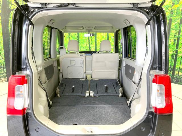 ���i�̂���������ʋ΁A���}���ɏ\���ȉ׎��X�y�[�X���m�ۂ��Ă���܂��B�Z�J���h�V�[�g��|���ƁA�傫�ȉו��̐ύڂ��\�ł���