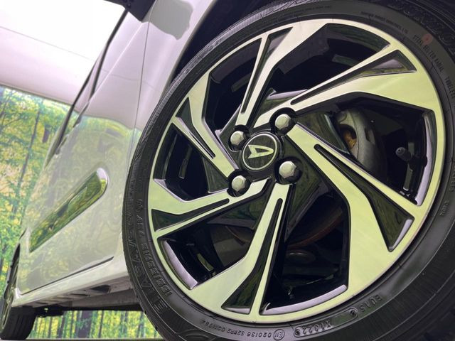 �y����15�C���`�A���~�z�C�[���z�O�ςɃ}�b�`���������A���~�z�C�[���𑕒����Ă���܂��B�e��ЊO�A���~�z�C�[����A�X�^�b�h���X�^�C�����戵�����Ă���܂��B���񂲑��k����������