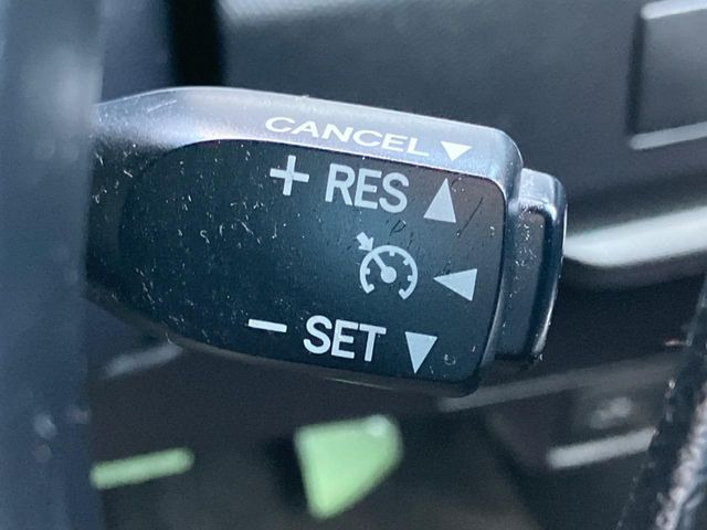 �y�N���[�Y�R���g���[���z�������H�����N���N���s�B�A�N�Z���𗣂��Ă���葬�x�ő��s���ł��A�������^�]���̕��S���y��!�����E�������ȒP�ȃX�C�b�`����Œ����ł��܂��B