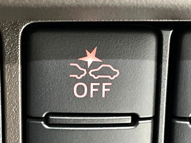 �y�X�}�[�g�A�V�X�g�z���s���ɑO���̎ԗ�����F�����A�Փ˂������Ȏ��͌x��ƃu���[�L�ŏՓˉ���Ɣ�Q�y�����A�V�X�g�B�����S�Ƀh���C�u�����y���݂��������܂��B