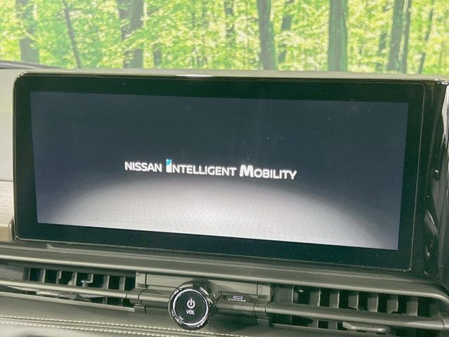 �y���[�J�[����12.3�^�i�r�z�C���e���A�ɗn�����ރX�^�C���b�V���ȁu��p�݌v�v���[�J�[�i�r�𑕔��􎋔F���⑀�쐫�ȂǊ�{���\�ɂ��D��A���㎿�ȃJ�[���C�t�����y���݂��������܂��B