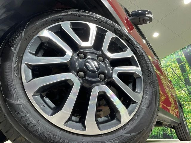 �y����15�C���`�A���~�z�C�[���z�O�ςɃ}�b�`���������A���~�z�C�[���𑕒����Ă���܂��B�e��ЊO�A���~�z�C�[����A�X�^�b�h���X�^�C�����戵�����Ă���܂��B���񂲑��k����������