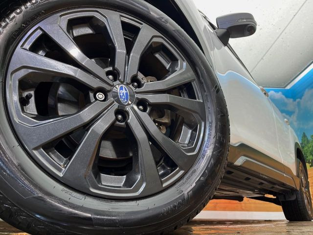 �y����18�C���`�A���~�z�C�[���z�O�ςɃ}�b�`���������A���~�z�C�[���𑕒����Ă���܂��B�e��ЊO�A���~�z�C�[����A�X�^�b�h���X�^�C�����戵�����Ă���܂��B���񂲑��k����������