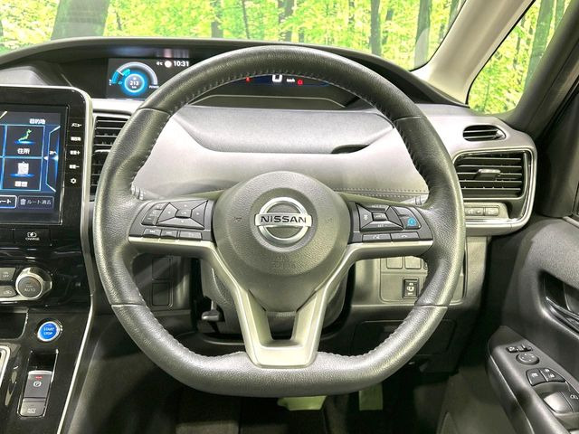 �y�����v�����X�e�A�����O�z�㎿�Ȋv���g�p���邱�ƂŁA��ɂ����������݂ƂĂ��^�]���₷���n���h���ł���