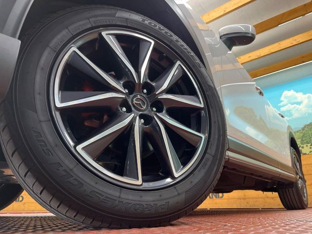 �y����19�C���`�A���~�z�C�[���z�O�ςɃ}�b�`���������A���~�z�C�[���𑕒����Ă���܂��B�e��ЊO�A���~�z�C�[����A�X�^�b�h���X�^�C�����戵�����Ă���܂��B���񂲑��k����������