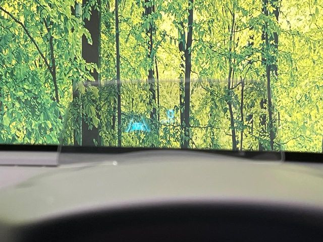 �y�w�b�h�A�b�v�f�B�X�v���C�z���݂̑��x�⑖�s�����f�W�^���\���ŉ^�]�ȑO���̃K���X�ɓ��e!�^�]���A�ڐ������炳���K�v�ȏ����m�F�ł���̂łƂ��Ă��֗��ň��S!