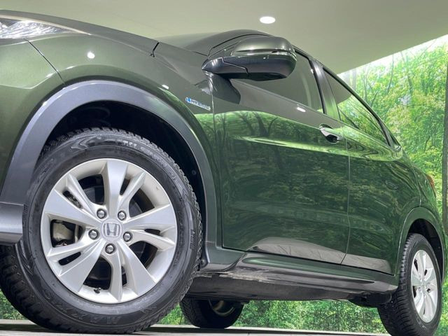 【純正アルミホイール】外観にマッチした純正アルミホイールを装着しております。各種社外アルミホイールや、スタッドレスタイヤも取扱いしております。是非ご相談ください♪