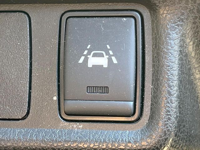 �y�C���e���W�F���gLI�z���s���̎Ԑ�����͂ݏo�������Ȏ��A�x�����Ƌ��ɃX�e�A�����O�ƃu���[�L�𐧌䂵�A�Ԑ����𑖍s����l�ɃA�V�X�g�B�����S�ȉ^�]���T�|�[�g���Ă���܂�!