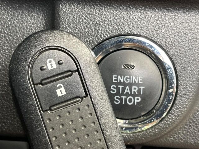 �y�L�[�t���[�V�X�e���z�J�o����|�P�b�g�ɓ��ꂽ�܂܂ł��h�A�̎{���E�������\�ȃX�}�[�g�L�[�𑕔��B�G���W���̃I���E�I�t�����J�M�����o���K�v����������Ƃ��Ă��֗��ł���