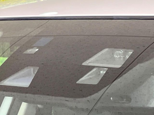 �yi-ACTIVESENSE�z���s���ɑO���̎ԗ�����F�����A�Փ˂������Ȏ��͌x��ƃu���[�L�ŏՓˉ���Ɣ�Q�y�����A�V�X�g�B�����S�Ƀh���C�u�����y���݂��������܂��B