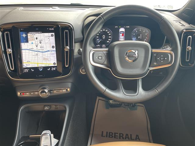 XC40T4 AWD インスクリプション 4WD