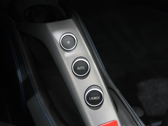 �C�ɂȂ�ӏ���A�摜�̃��N�G�X�g�Ȃǂ��C�y�ɃI�[�g�X�e�[�W�����̃v���~�A���J�[���X�^�b�t�ɂ��₢���킹���������B