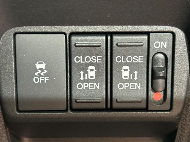 �y�����p���[�X���C�h�h�A�z�X�}�[�g�L�[��^�]�Ȃ̃X�C�b�`�Ō�ȗ����X���C�h�h�A�̊J���\���d��������͂����ăh�A���J����K�v�������A�����Ȃ��q�l�ł��ȒP�ɊJ���߂ł����K�ł���