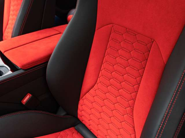 �y �A�y���^�F�蒆�Î� �z���Ђł̎ԗ��m�F�ɉ����A��O�ҋ@��2�Ђ֊Ӓ���˗����A�ԗ���Ԃ��`�F�b�N�B���i���̎��_�Ŗ�����s��������ΑΉ��A���S���Ă��͂��o���邨�Ԃ̏�ԂɎd�グ�܂��B