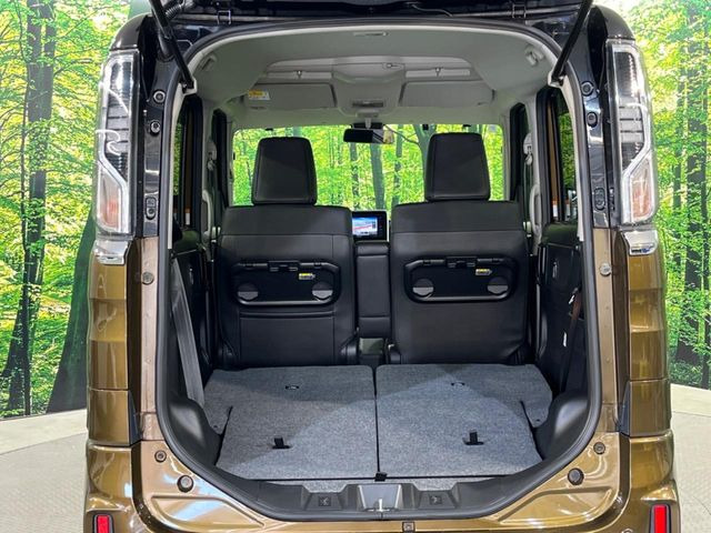 ���i�̂���������ʋ΁A���}���ɏ\���ȉ׎��X�y�[�X���m�ۂ��Ă���܂��B�Z�J���h�V�[�g��|���ƁA�傫�ȉו��̐ύڂ��\�ł���