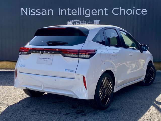 ノートオーラ1.2 G FOUR レザーエディション 4WD