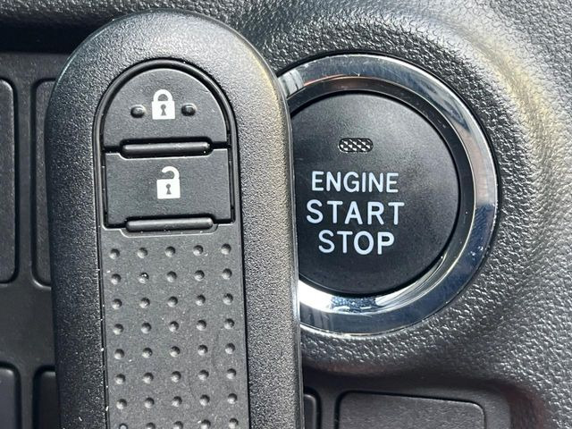 �y�X�}�[�g�L�[�z�J�o����|�P�b�g�ɓ��ꂽ�܂܂ł��h�A�̎{���E�������\�ȃX�}�[�g�L�[�𑕔��B�G���W���̃I���E�I�t�����J�M�����o���K�v����������Ƃ��Ă��֗��ł���