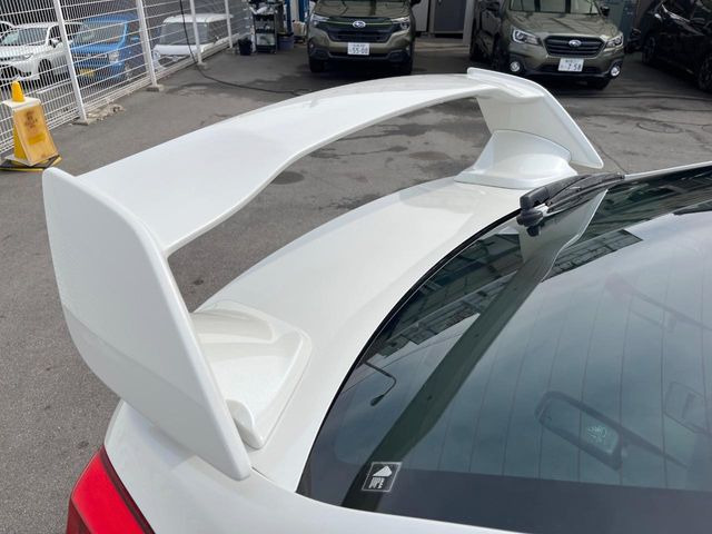 �y��^�����X�|�C���[�z�X�|�[�c�J�[�炵�����O�b�ƈ�������^�����X�|�C���[�𑕒��􍂑����s���̃X�^�r���e�B(���s���萫)����ɖ𗧂��܂��B